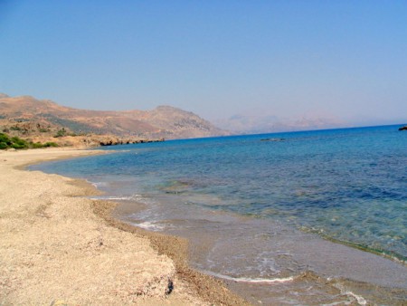 Plage de sable d'AGIA MARINA