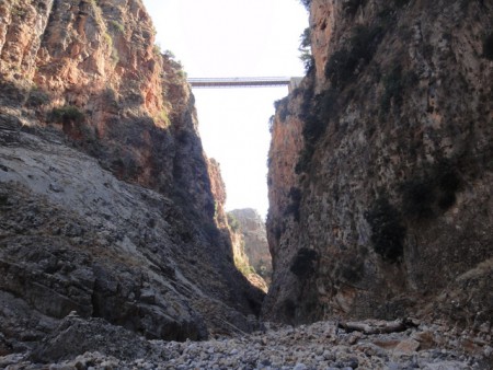 Gorge d'ARADAINA et le pont